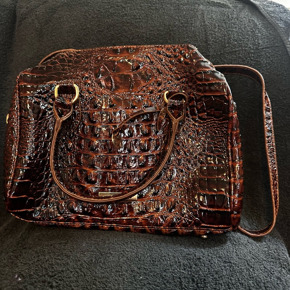 Elegant Brown Crocodile-Embossed Women's Bag